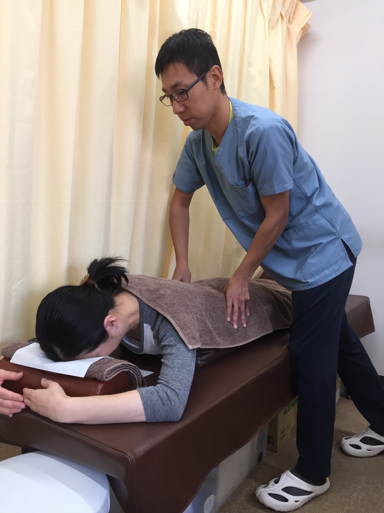 マッサージ施術の様子